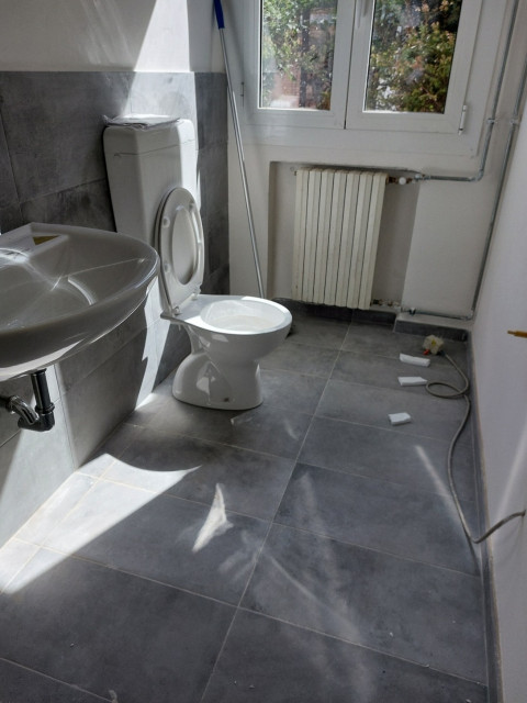 Foto 1 - CUP G98B20000580001 Muratori Rifacimento Servizi Igenici CIG 897775127F